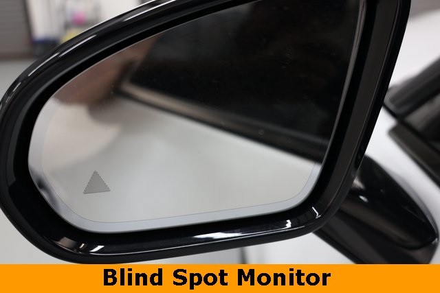 Mercedes-Benz SL Thumbnail Image 75