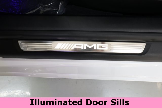 Mercedes-Benz SL Thumbnail Image 81