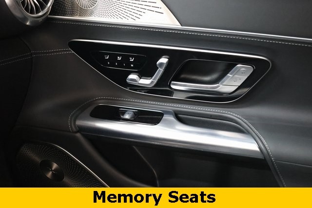 Mercedes-Benz SL Thumbnail Image 87