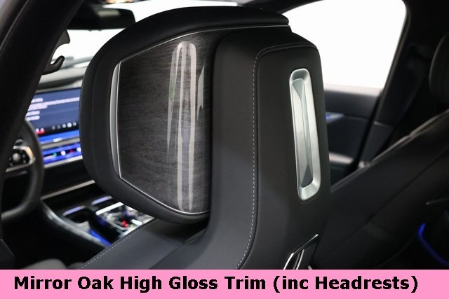 BMW 7 Series Thumbnail Image 63