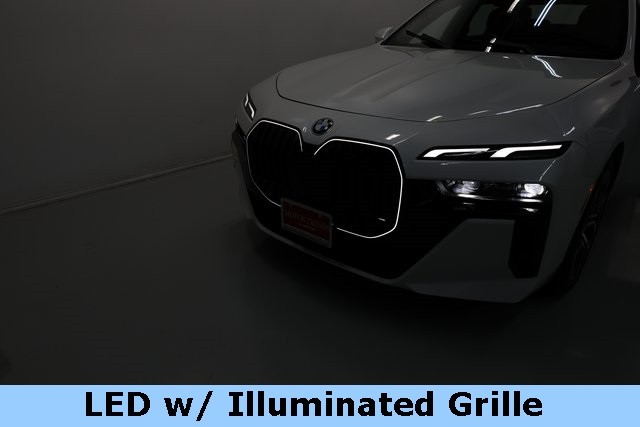 BMW 7 Series Thumbnail Image 98