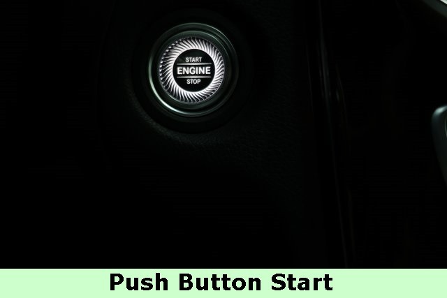 Mercedes-Benz C-Class Thumbnail Image 70