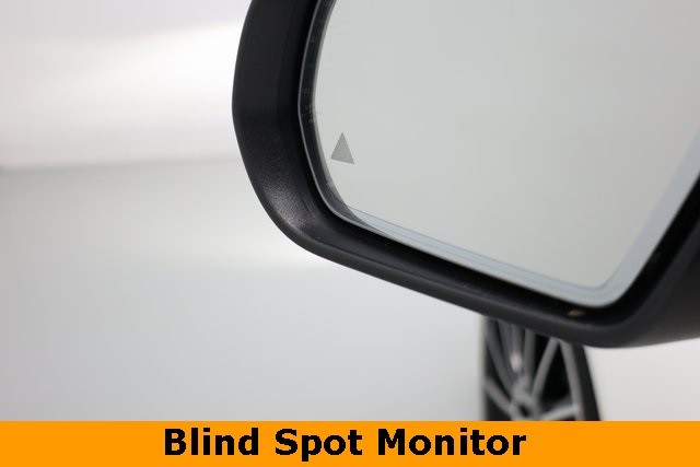 Mercedes-Benz C-Class Thumbnail Image 71