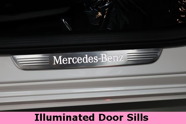 Mercedes-Benz C-Class Thumbnail Image 78