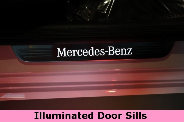 Mercedes-Benz C-Class Thumbnail Image 79