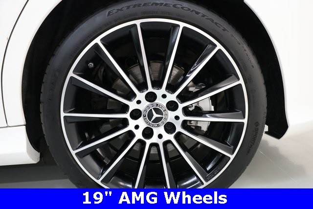 Mercedes-Benz C-Class Thumbnail Image 89
