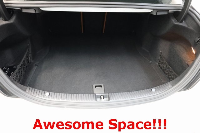 Mercedes-Benz C-Class Thumbnail Image 91