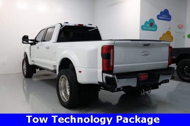Ford Super Duty F-450 DRW Thumbnail Image 65