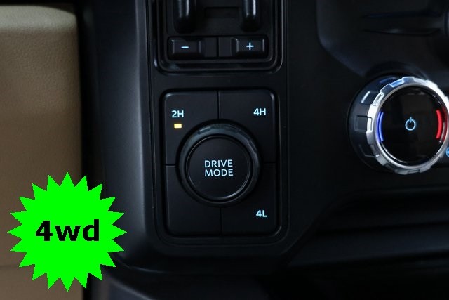 Ford Super Duty F-450 DRW Thumbnail Image 78