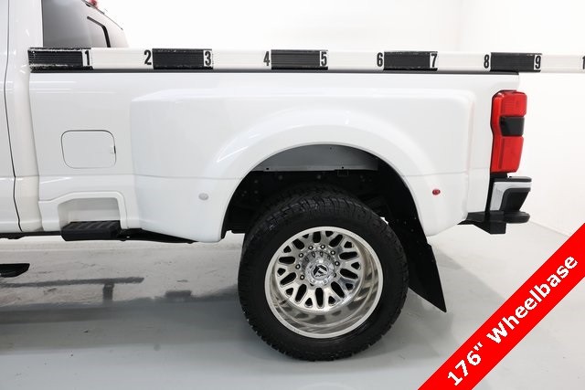 Ford Super Duty F-450 DRW Thumbnail Image 85