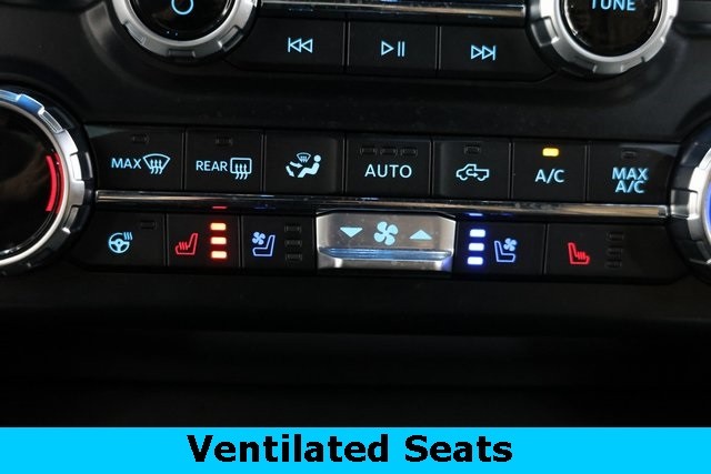 Ford Super Duty F-450 DRW Thumbnail Image 90