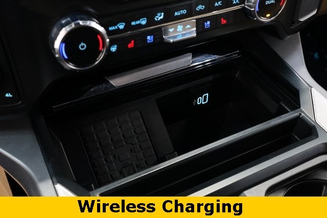Ford Super Duty F-450 DRW Thumbnail Image 95