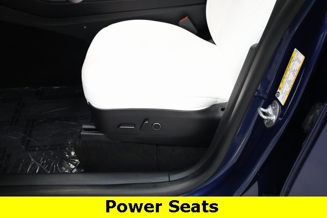 Tesla Model Y Thumbnail Image 72