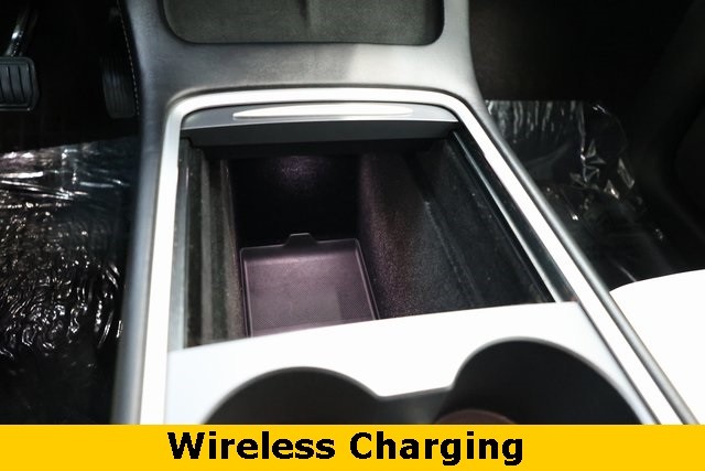 Tesla Model Y Thumbnail Image 78