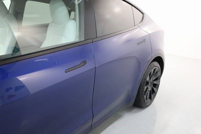 Tesla Model Y Thumbnail Image 92