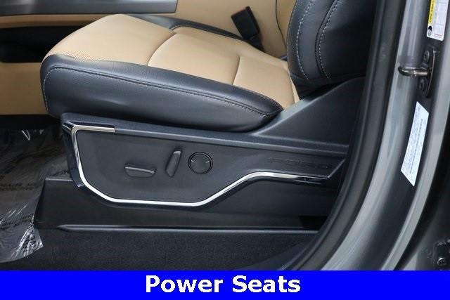 Ford Super Duty F-350 SRW Thumbnail Image 76