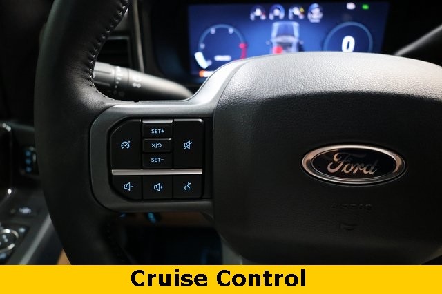 Ford Super Duty F-350 SRW Thumbnail Image 86