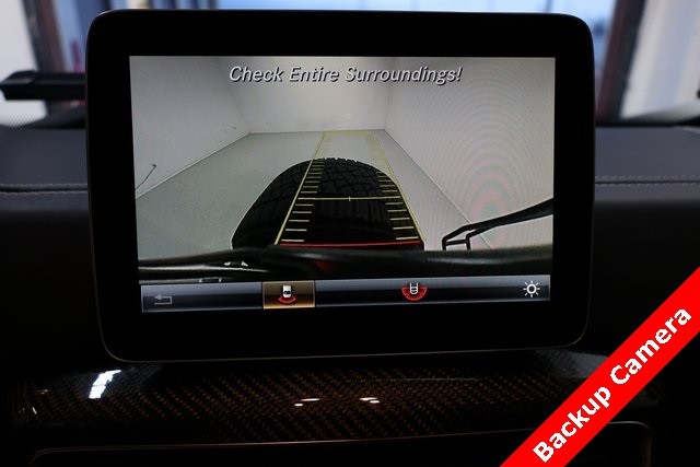 Mercedes-Benz G-Class Thumbnail Image 74