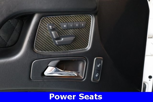 Mercedes-Benz G-Class Thumbnail Image 78