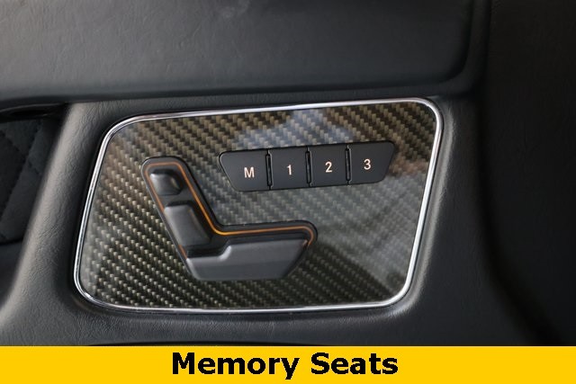 Mercedes-Benz G-Class Thumbnail Image 79