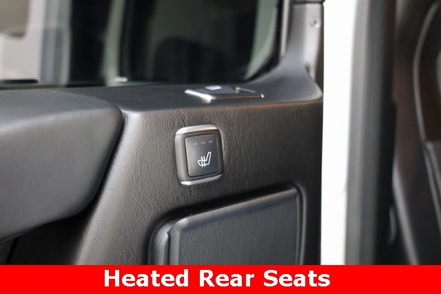 Mercedes-Benz G-Class Thumbnail Image 82