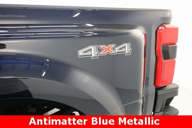 Ford Super Duty F-450 DRW Thumbnail Image 56