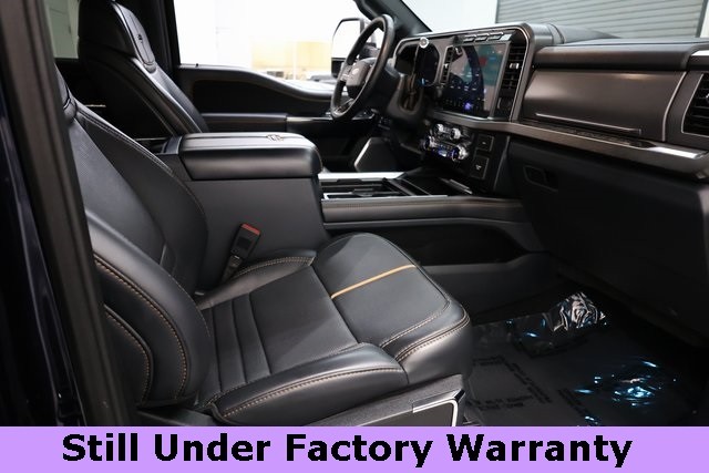 Ford Super Duty F-450 DRW Thumbnail Image 64