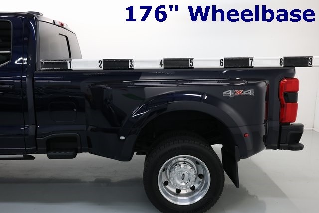 Ford Super Duty F-450 DRW Thumbnail Image 76