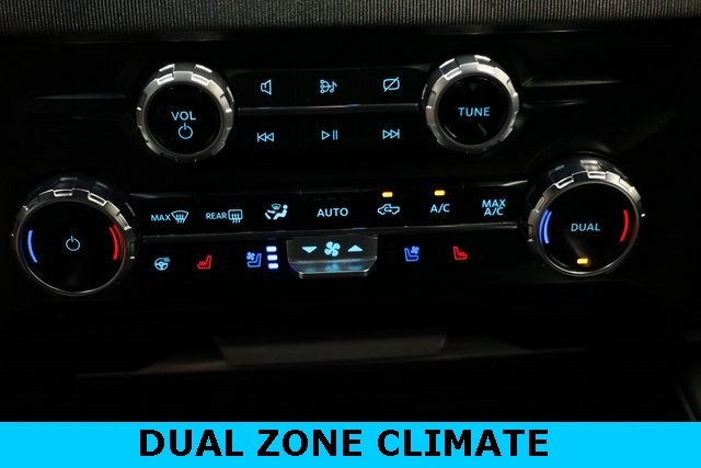 Ford Super Duty F-450 DRW Thumbnail Image 85
