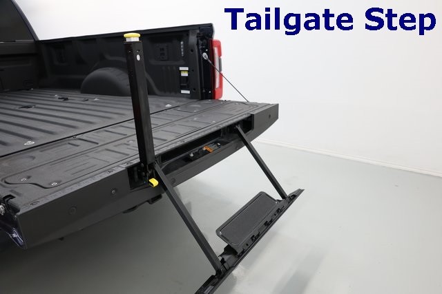 Ford Super Duty F-450 DRW Thumbnail Image 97