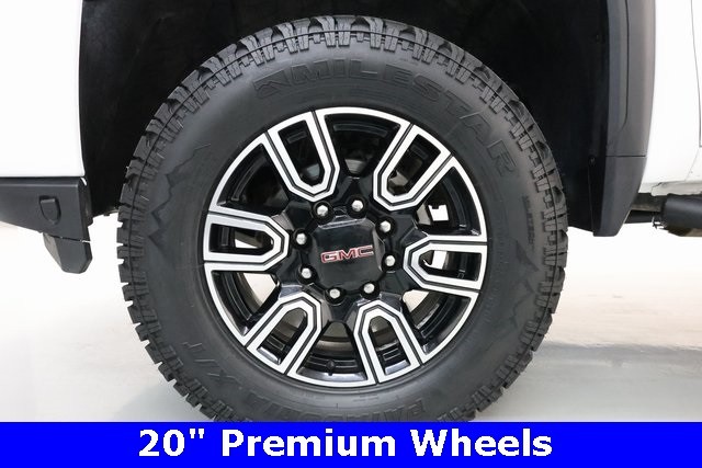 GMC Sierra 2500HD Thumbnail Image 93
