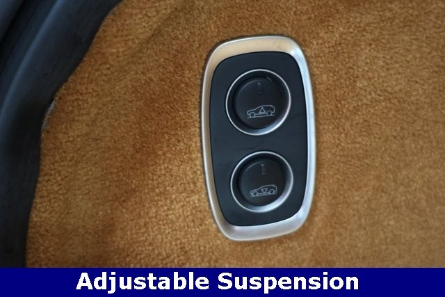 Aston Martin DBX Thumbnail Image 85