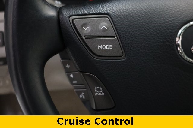 Lexus LS 460 Thumbnail Image 77