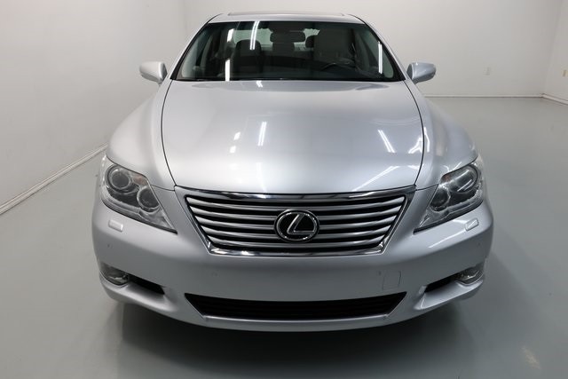Lexus LS 460 Thumbnail Image 90