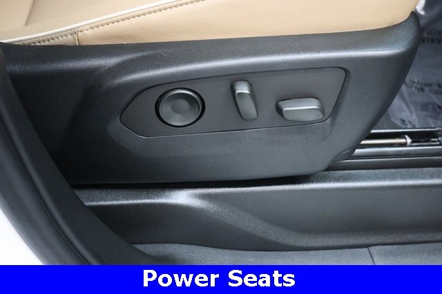 Chevrolet Suburban Thumbnail Image 78