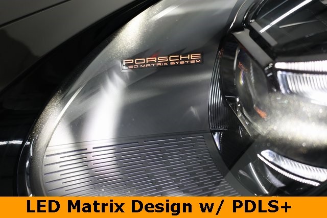 Porsche 911 Thumbnail Image 98