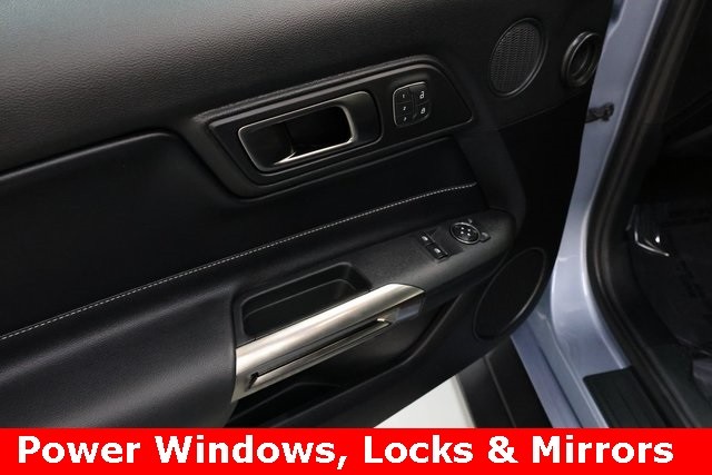 Ford Mustang Thumbnail Image 99