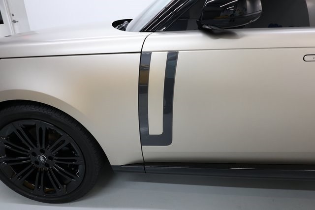 Land Rover Range Rover Vehicle Image 16