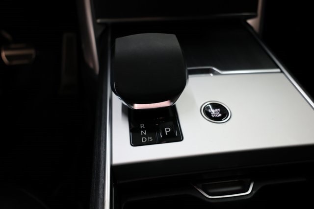 Land Rover Range Rover Vehicle Image 32