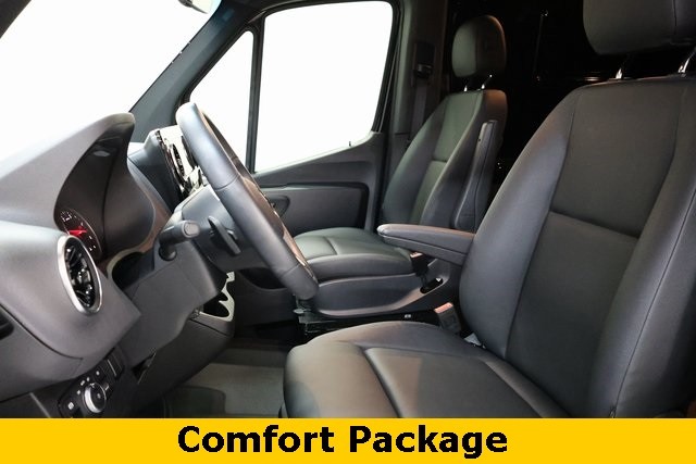 Mercedes-Benz Sprinter Van Thumbnail Image 66