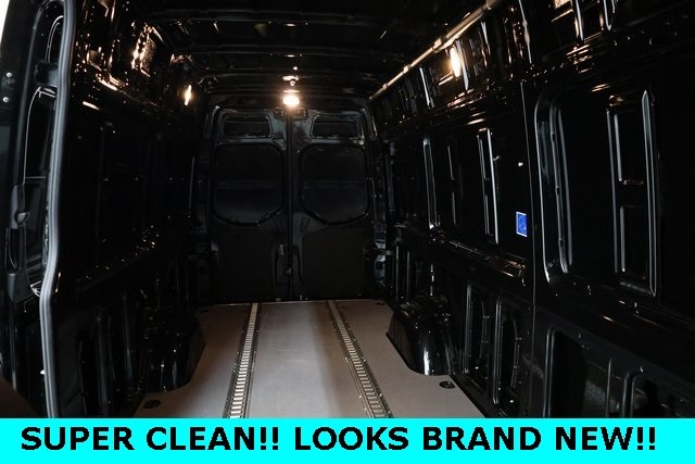 Mercedes-Benz Sprinter Van Thumbnail Image 72