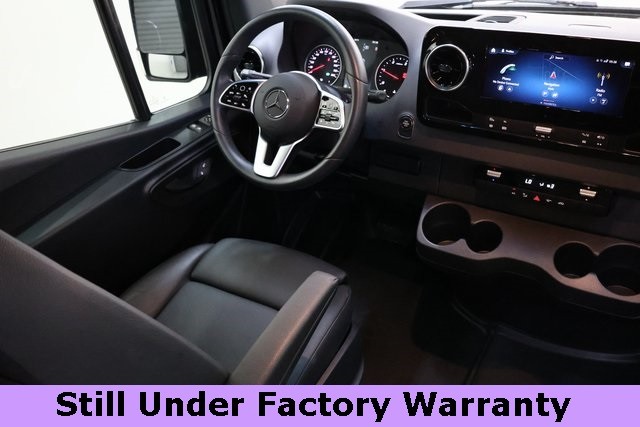 Mercedes-Benz Sprinter Van Thumbnail Image 73