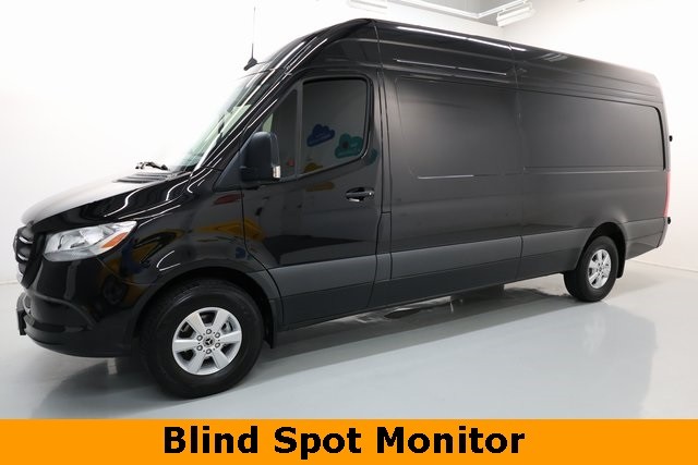 Mercedes-Benz Sprinter Van Thumbnail Image 80
