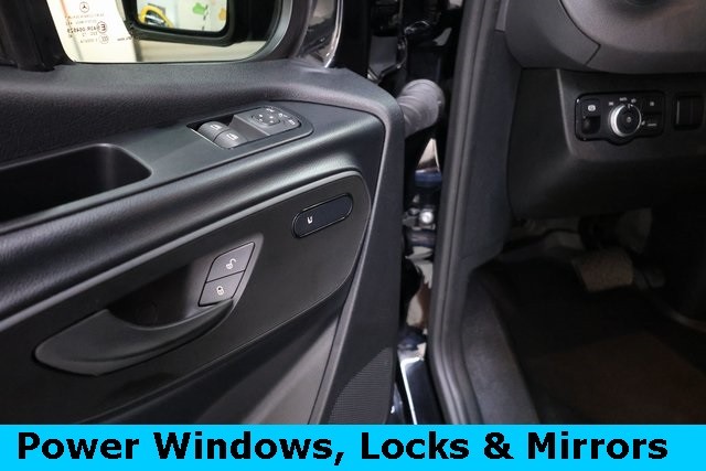 Mercedes-Benz Sprinter Van Thumbnail Image 92