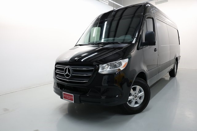 Mercedes-Benz Sprinter Van Thumbnail Image 95