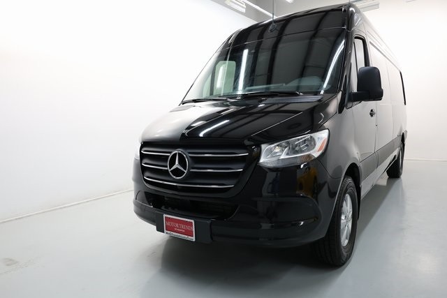 Mercedes-Benz Sprinter Van Thumbnail Image 97