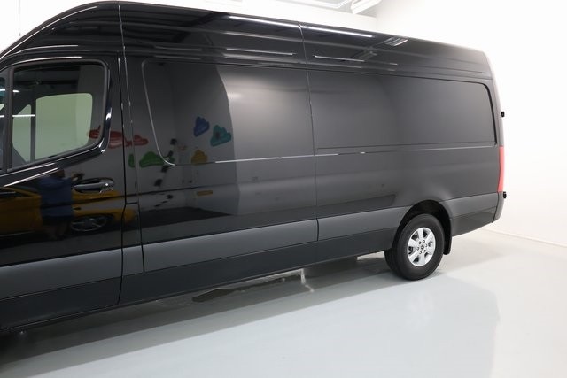 Mercedes-Benz Sprinter Van Thumbnail Image 99