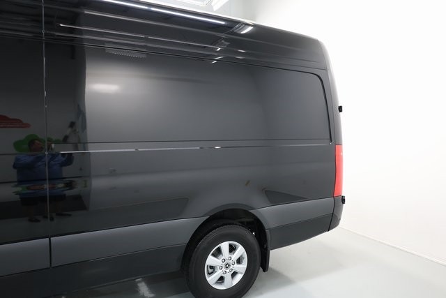 Mercedes-Benz Sprinter Van Thumbnail Image 100