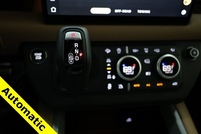 Land Rover Defender 110 Thumbnail Image 72
