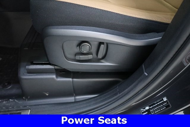 Land Rover Defender 110 Thumbnail Image 83
